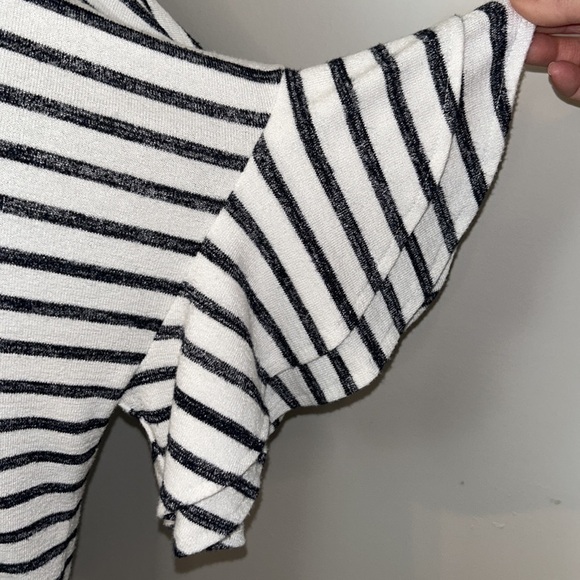 Banana Republic Striped Top with Ruffle Sleeves Size X-Small - Picture 4 of 6